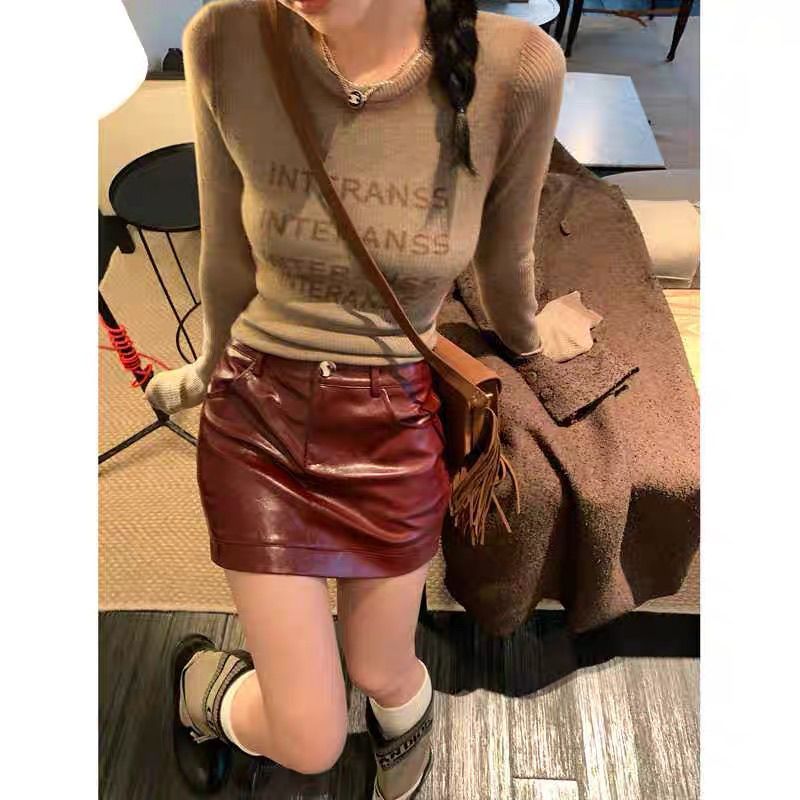 Váy da PU burgundy nửa chiều dài - Phong cách hotgirl mới thu đông cao cấp, thiết kế ômbody