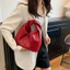Túi thời trang đám mây hợp thời trang Chất liệu Pu có ngăn điện thoại bên trong cho phong cách đô thị