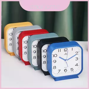 Đồng hồ trẻ em hiện đại giáo dục có con trỏ và màn hình kỹ thuật số để sử dụng trong lớp học tại nhà hoặc