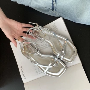 Dép quai ngang mũi vuông kiểu Pháp mùa hè mới một dây đi biển dành cho nữ Giày đế bằng kiểu L
