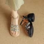 đôi sandal cao gót đế dày nhẹ mới dành cho nữ mùa hè mới phong cách dân tộc bện màu khóa một chữ