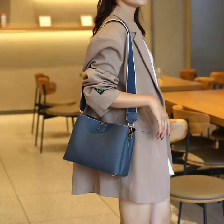 Women's Genuine Leather Shoulder Bag – Large – 2
