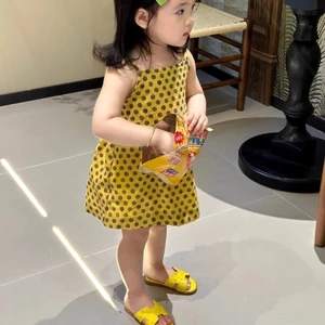 Bé Gái Váy Suspender Mùa Hè Bé Gái Đi Biển Kỳ Nghỉ Bãi Biển Váy Trẻ Em Màu Vàng Chấm Bi Váy