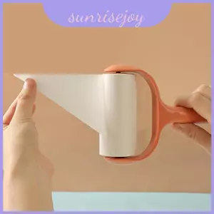Con lăn xơ vải gia dụng có con lăn rách để làm sạch vải quần áo và