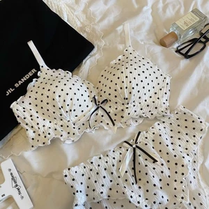 Mới Hoa Hậu Em Gái Ngọt Quần Lót Nhỏ Ngực Tập Hợp Mỏng Không Dây Chống Chảy Xệ Giảm Ngực Thoả
