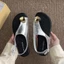 Giày sandal mũi nhọn đẹp phong cách Pháp dành cho nữ mùa hè khóa kim loại mới kèm váy đế phẳn