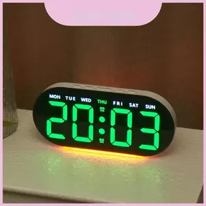 Đồng hồ báo thức kỹ thuật số với màn hình hiển thị nhiệt độ và ngày để trang trí phòng ngủ hiện đại