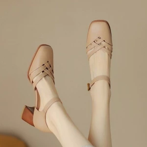 Pháp Bao Đầu Rỗng Giày Sandal Nữ Mùa Hè Mới Retro Da Mềm Gót Dày Giày Đơn Vuông Mũi Giày Cao Gót