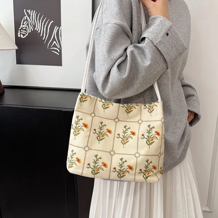 Women's Tote Bag – Large – 5