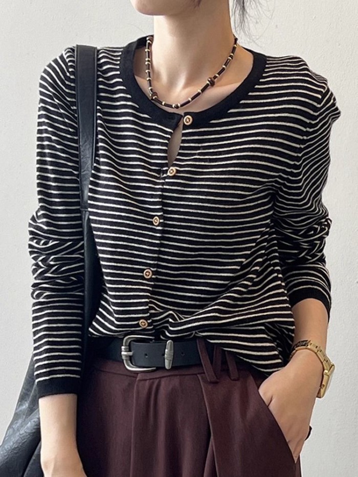Áo khoác cardigan dệt kim sọc ngang dành cho nữ trong mùa xuân thu với áo len dài tay cổ tròn mỏng