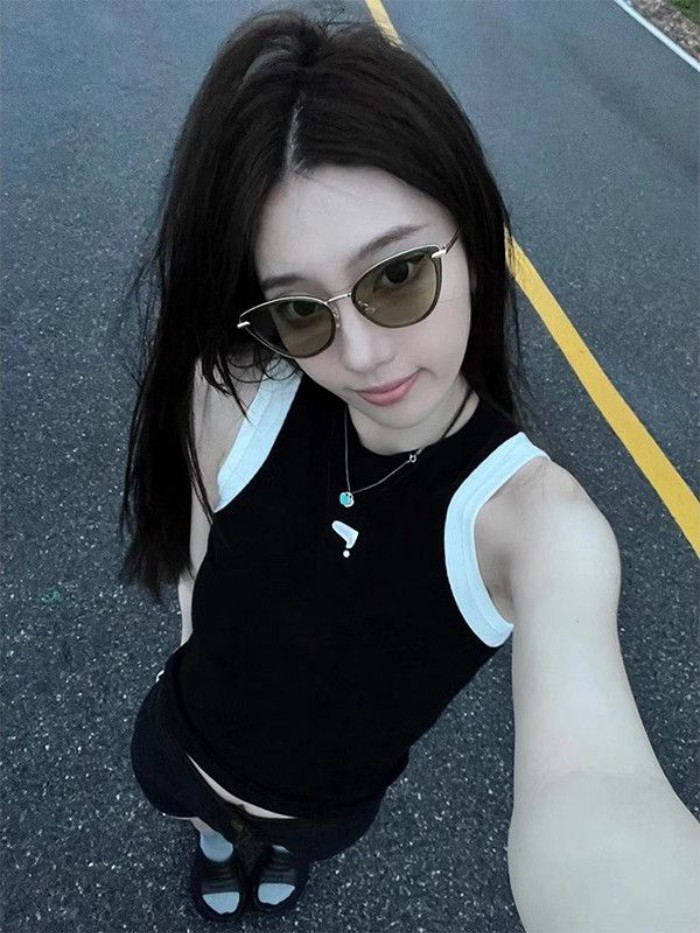 Áo Vest Thể Thao Slim-Fit Màu Đen, Phong Cách Thời Trang Mùa Hè Cho Nữ