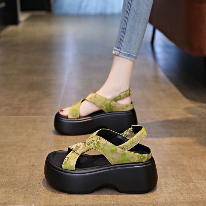 Giày sandal La Mã đế dày in chữ đen trắng cho nữ, đế dày cao 6cm, giày vải mùa hè đa năng dành cho
