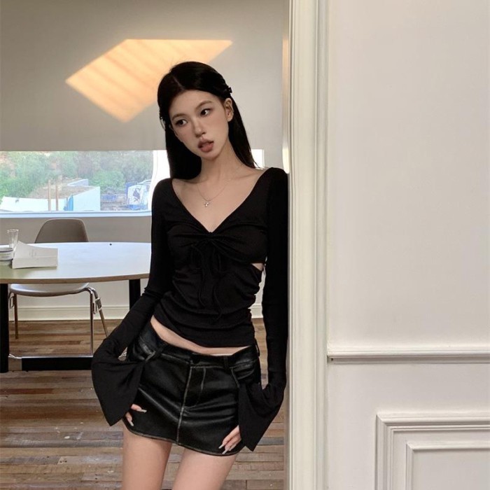 Lan ~ Áo Thun Nữ Thu Đông Cổ Chữ V Phối Ren, Thiết Kế Slim-Fit