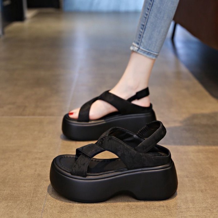 Giày sandal La Mã đế dày in chữ đen trắng cho nữ, đế dày cao 6cm, giày vải mùa hè đa năng dành cho