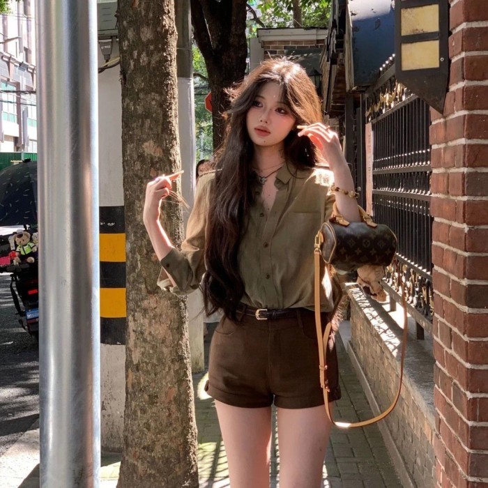 Áo sơ mi nữ tay dài có cổ dáng rộng, áo sơ mi công sở có ve áo dành cho nữ