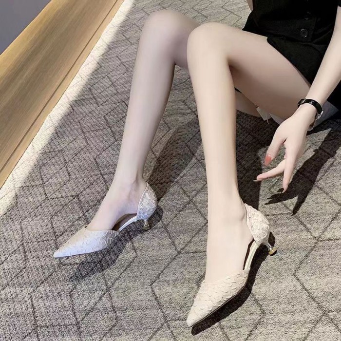 Giày Sandal Nữ Cao Gót Xuân Hè Phong Cách Mới Mũi Nhọn Dẹt Tính Khí Giày Nữ Đa Năng Cổ Tích Rỗng