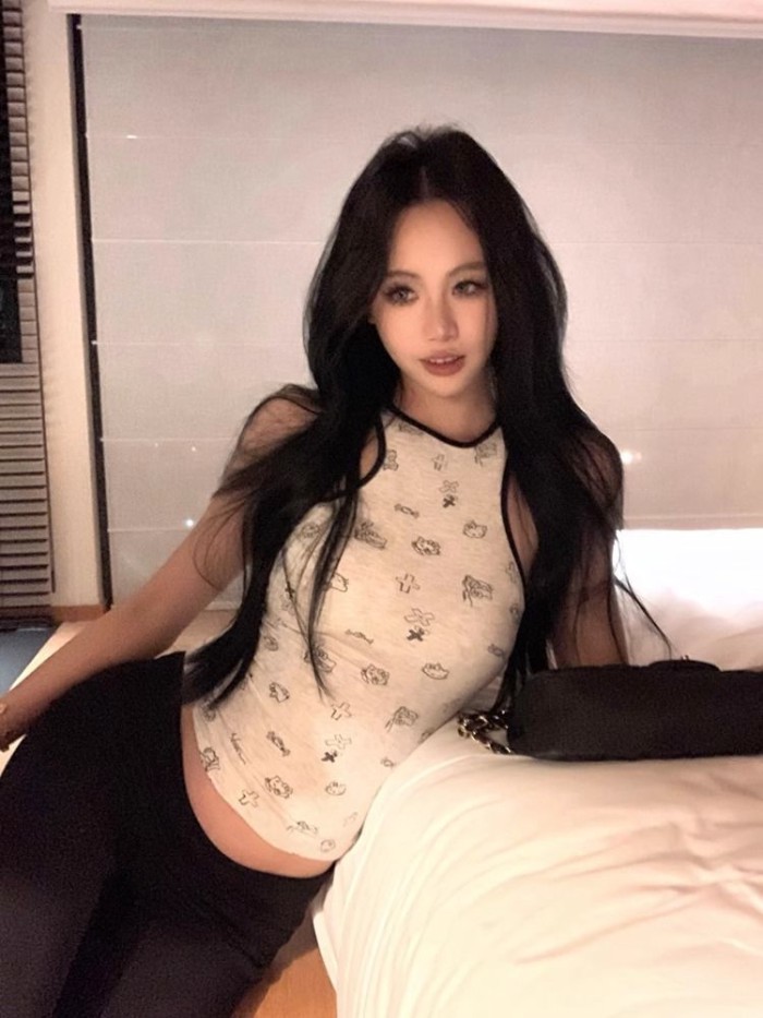 Lan ~ Áo Ngắn Hình Đào Cho Nữ, Thiết Kế Slim-Fit Phù Hợp Mùa Hè