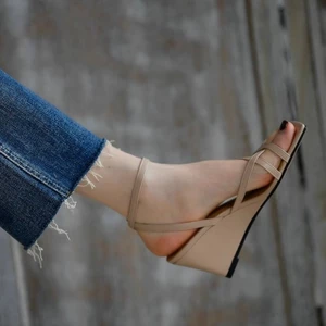 Giày Sandal Nữ Đế Xuồng Thanh Lịch Kiểu Pháp Cho Nữ Mùa Hè Thoải Mái Hoa Mai Giày Cao Gót Dây Giày