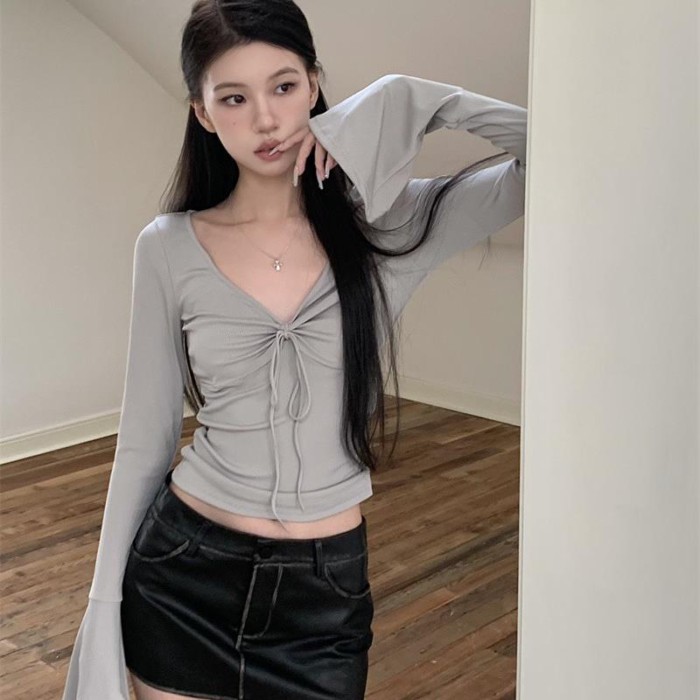 Lan ~ Áo Thun Nữ Thu Đông Cổ Chữ V Phối Ren, Thiết Kế Slim-Fit
