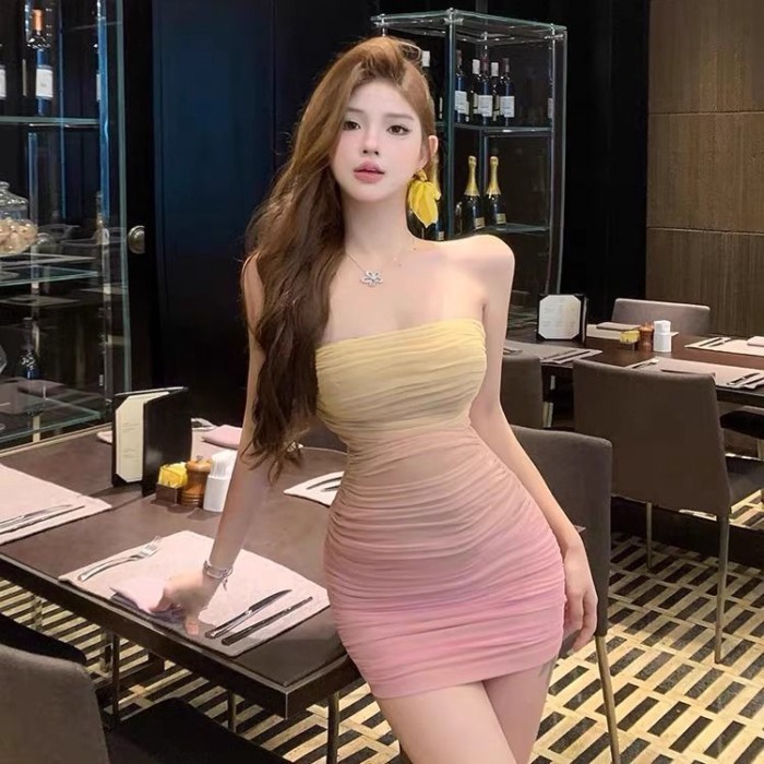 Váy ống khí quyển váy ngắn ôm sát hông màu gradient bó sát của phụ nữ