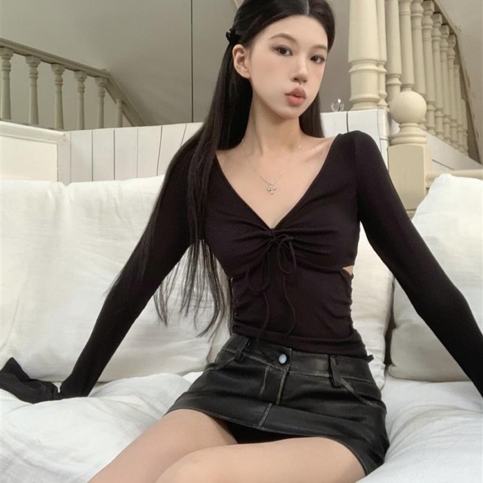 Lan ~ Áo Thun Nữ Thu Đông Cổ Chữ V Phối Ren, Thiết Kế Slim-Fit