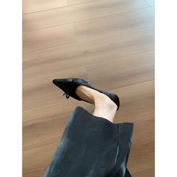 Buổi tối buổi tối muỗng giày nông miệng đi làm của phụ nữ mũi nhọn nơ giày đậu giày đơn