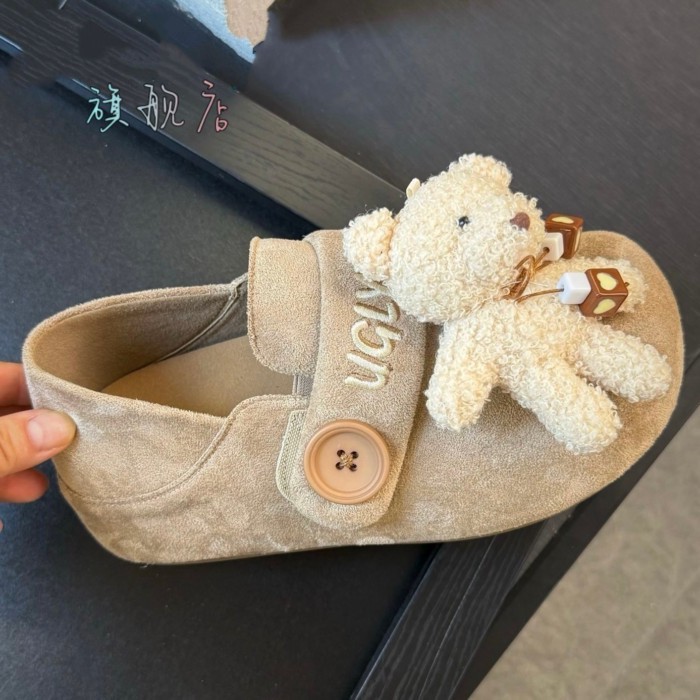 Giày Birkenstock cho nữ, áo khoác ngoài đế mềm mùa thu, guốc hoạt hình Baotou, dép lê đế phẳng thôn