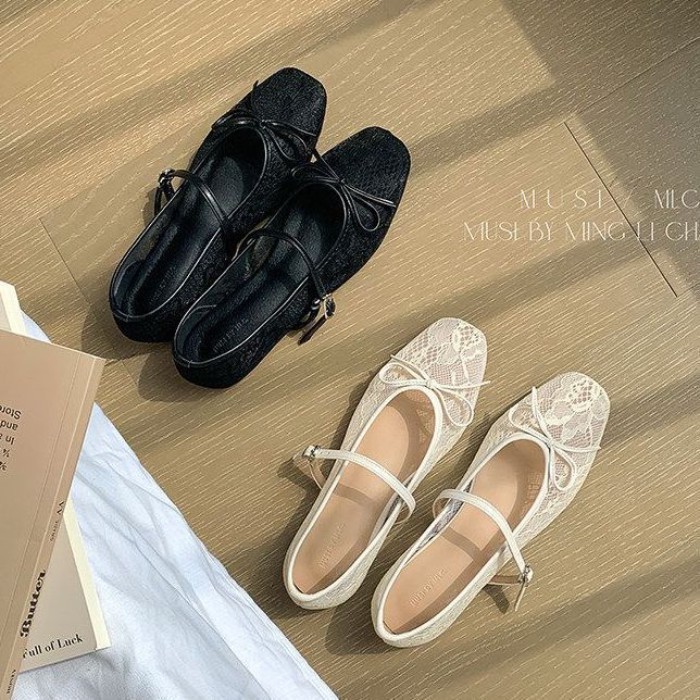 Giày ren thoáng khí nhẹ nhàng phong cách cổ tích Mary Jane xuân hè Pháp rỗng ren nông phẳng buổi tố
