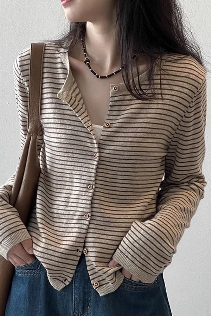 Áo khoác cardigan dệt kim sọc ngang dành cho nữ trong mùa xuân thu với áo len dài tay cổ tròn mỏng