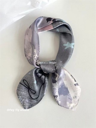 Khăn Trùm Đầu Vuông Lụa Da Báo Màu Xám, Phong Cách Retro Thích Hợp Đi Dạo Phố