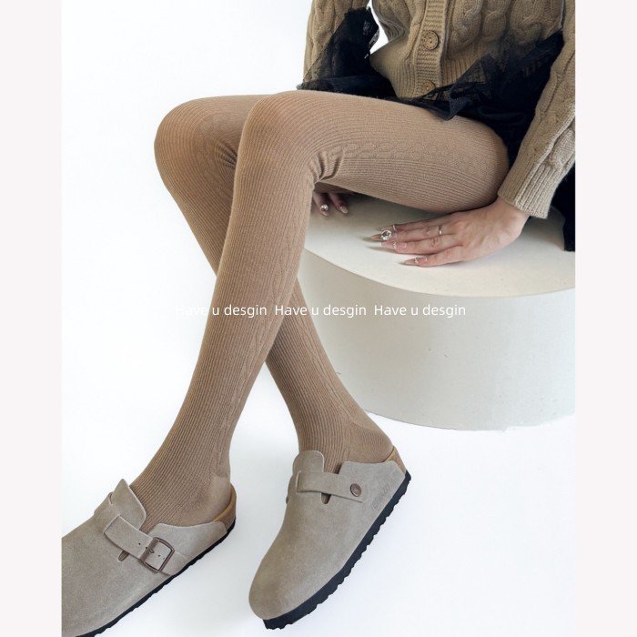 Quần Legging Jumpsuit Tất Thu Đông từ Len Ba Chiều, Họa Tiết Gai Dầu và Màu Camel