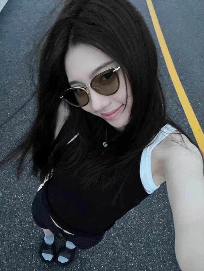 Áo Vest Thể Thao Slim-Fit Màu Đen, Phong Cách Thời Trang Mùa Hè Cho Nữ