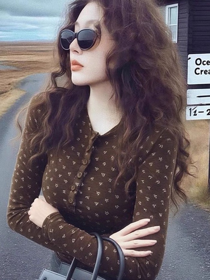 Áo thun tay dài cổ henley màu nâu hoa dành cho nữ mùa thu đông, áo sơ mi lớp trong mỏng và siêu đẹp
