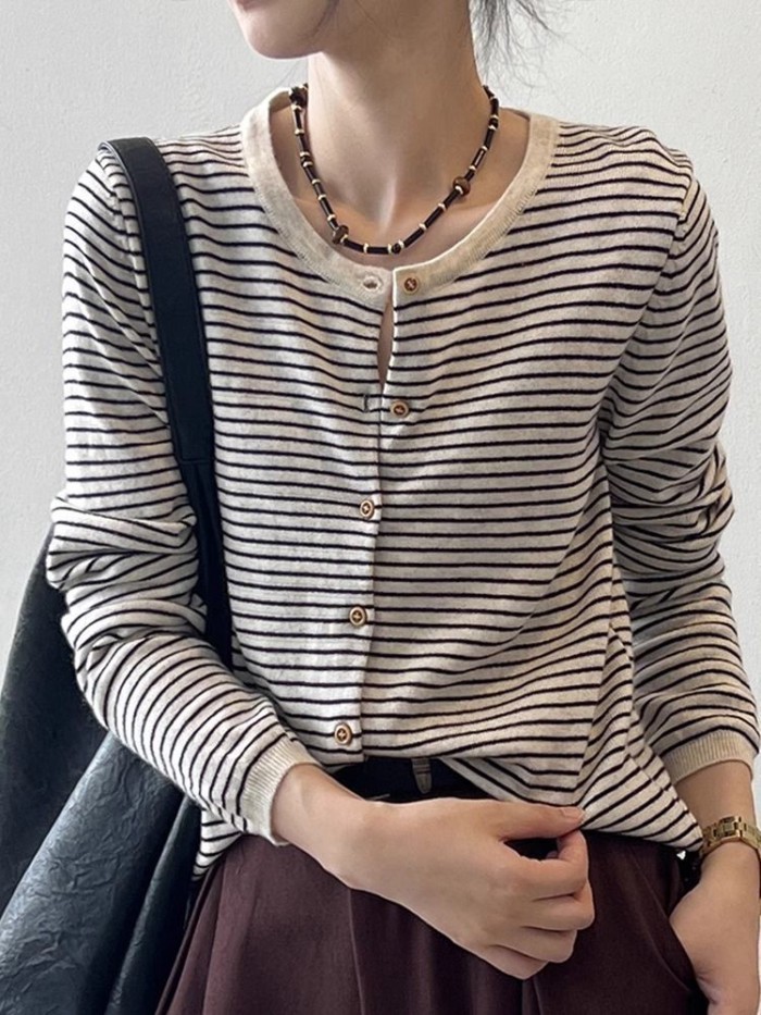 Áo khoác cardigan dệt kim sọc ngang dành cho nữ trong mùa xuân thu với áo len dài tay cổ tròn mỏng