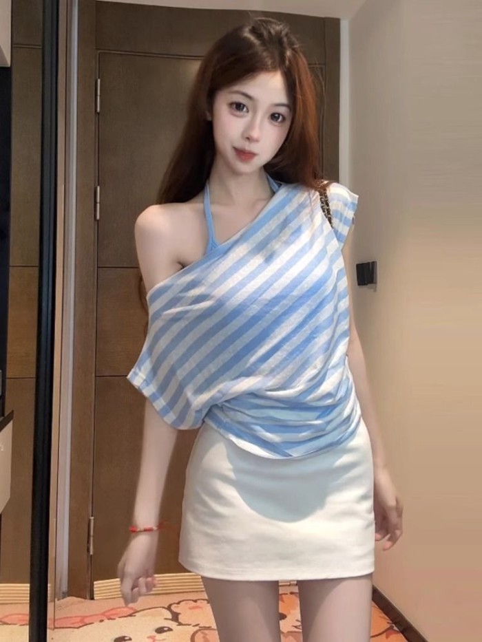 Áo thun dây một vai sọc vàng dành cho nữ, form slim-fit, phù hợp mùa hè
