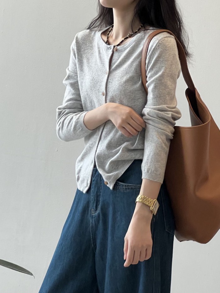 Áo khoác cardigan dệt kim sọc ngang dành cho nữ trong mùa xuân thu với áo len dài tay cổ tròn mỏng
