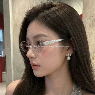 Ni Cùng - Kính nữ phong cách kim loại mắt mèo tam giác, phù hợp với người cần thị lực cận thị.