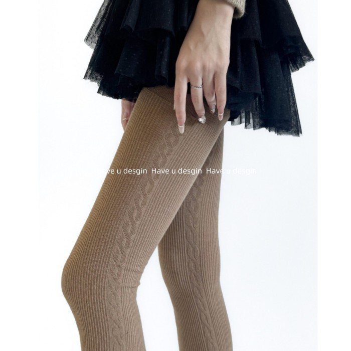 Quần Legging Jumpsuit Tất Thu Đông từ Len Ba Chiều, Họa Tiết Gai Dầu và Màu Camel