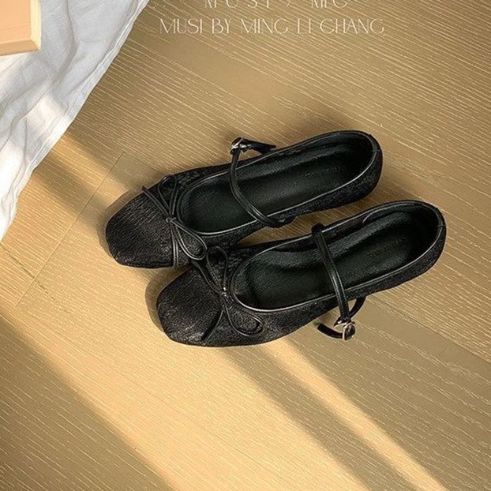 Giày ren thoáng khí nhẹ nhàng phong cách cổ tích Mary Jane xuân hè Pháp rỗng ren nông phẳng buổi tố