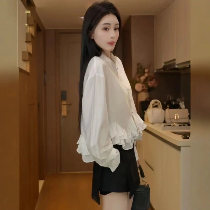 Lan ~ Áo sơ mi dài tay mới với hem xù ren trắng, thiết kế thời trang