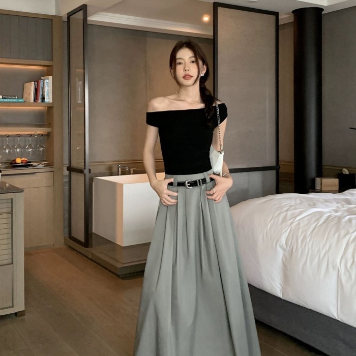 Áo thun ngắn tay lệch vai một đường màu đen dành cho nữ mùa hè ngắn vừa vặn