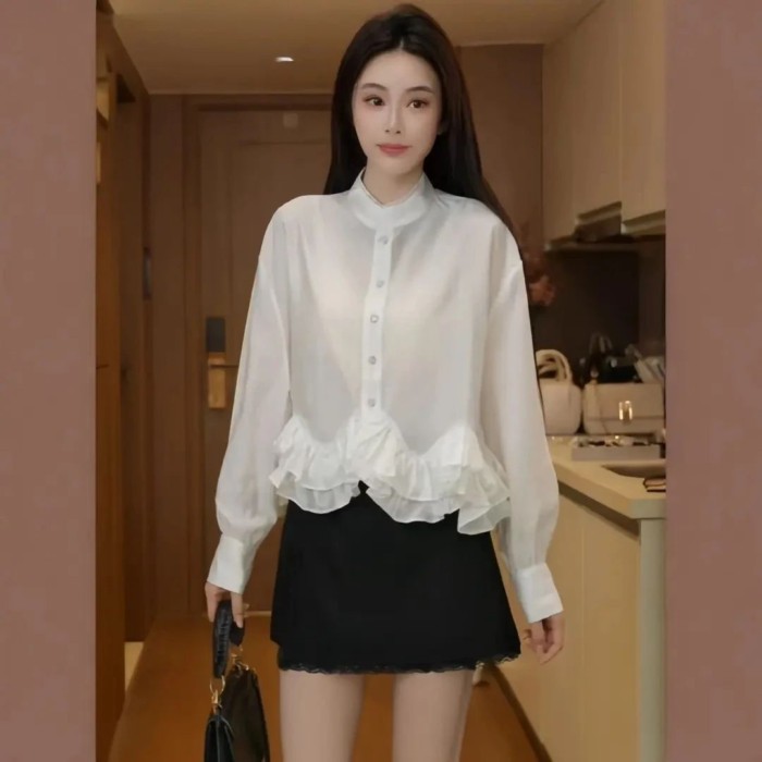 Lan ~ Áo sơ mi dài tay mới với hem xù ren trắng, thiết kế thời trang
