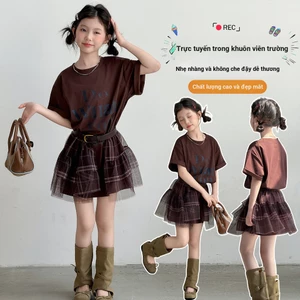 Thời Trang Bé Gái Phiên Bản Hàn Quốc Phù Hợp Với 2026 Phong Cách Mới Mùa Hè Trẻ Em In Chữ + Váy Gạc Kẻ Sọc Bộ Đồ Hai Mảnh