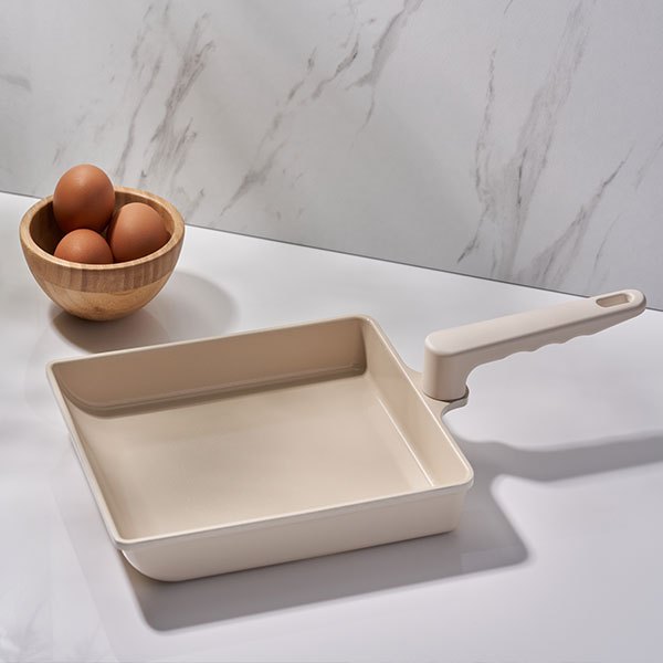 Chảo cuộn trứng chiên màu be TRUECOOK 29cm