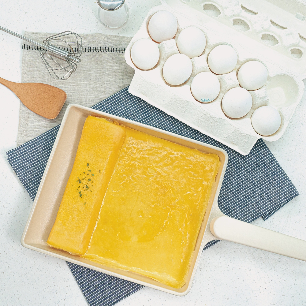 Chảo cuộn trứng chiên màu be TRUECOOK 29cm