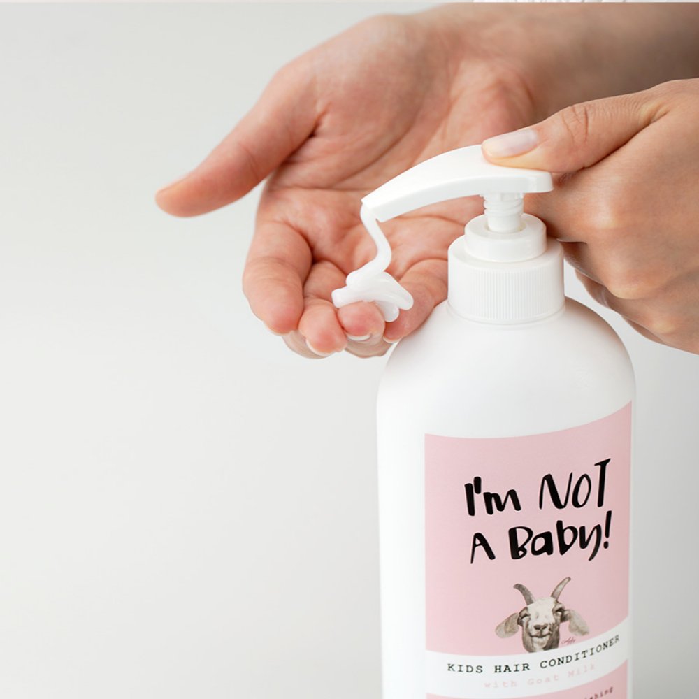 Dầu xả cho bé I'm Not A Baby chiết xuất sữa dê và bơ hạt mỡ (500ml)