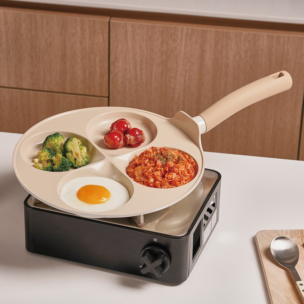 TRUECOOK Tấm phủ gốm Chảo trứng 4 lỗ màu be • Tương thích cảm ứng IH