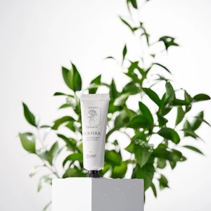 Sữa dưỡng ẩm hương hoa Moisterr Hand Lotion 50g làm mềm da tay, lưu hương nhiều giờ