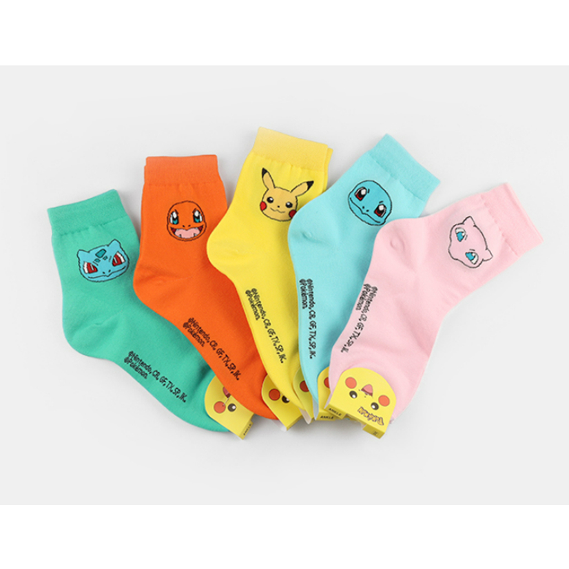 Tất phi hành đoàn Pokemon dễ thương gồm Bulbasaur, Charmander, Pikachu, Squirtle và Mew
