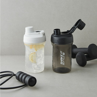 [LocknLock] Lắc chai PRO tiêu chuẩn 650ml (Xám nhạt / Đen)